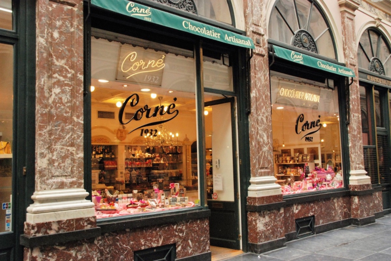 chocolaterie-VIDAUBAN-min_chocolate_chocolaterie_shop_luxury_chic_gallery_brussels_belgium-558146